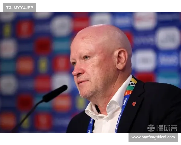 哈谢克冷静应对失利挑战展现捷克主帅的坚韧与智慧 哈谢克冷静应对失利挑战展现捷克主帅的坚韧与智慧